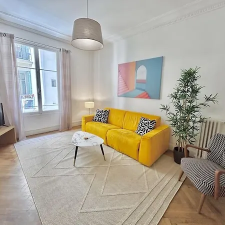 Apartment 3p En Centre Ville, Spacieux Et Calme