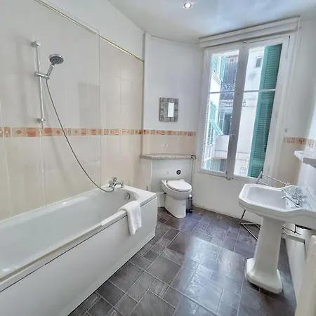 3p En Centre Ville, Spacieux Et Calme Апартаменты *